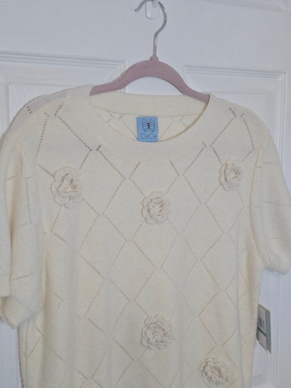 CeCe Cream Floral Applique Diamond Knit Short Sleeve Sweater NWT Feminine Chic L